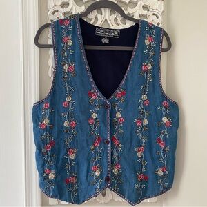 Agape Collection Vintage Embroidered Teacher Arsty Rosette Cottagecore vest
